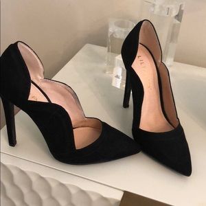 Brand new black pumps